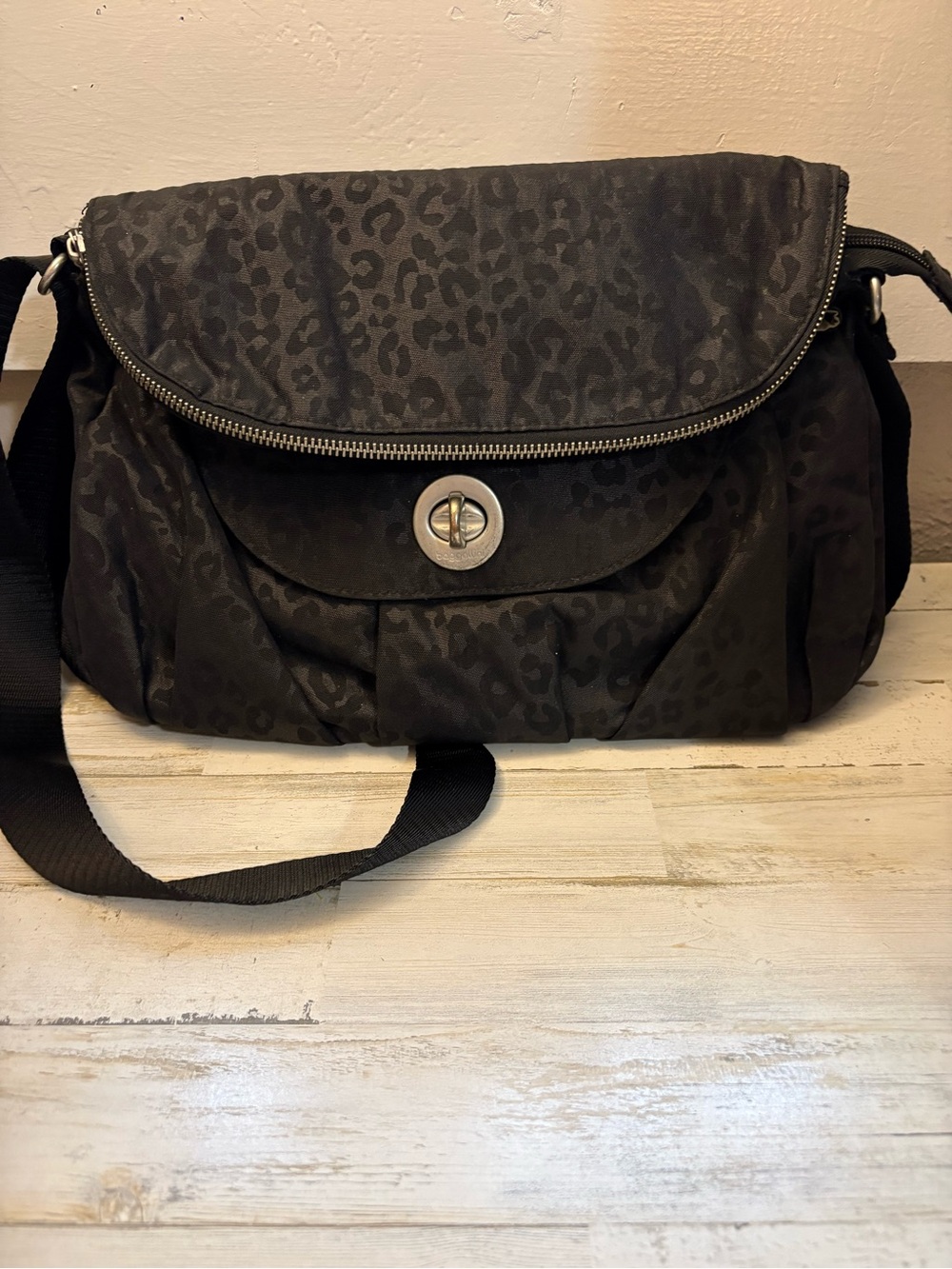 Baggallini Black Leopard-Print Crossbody Bag